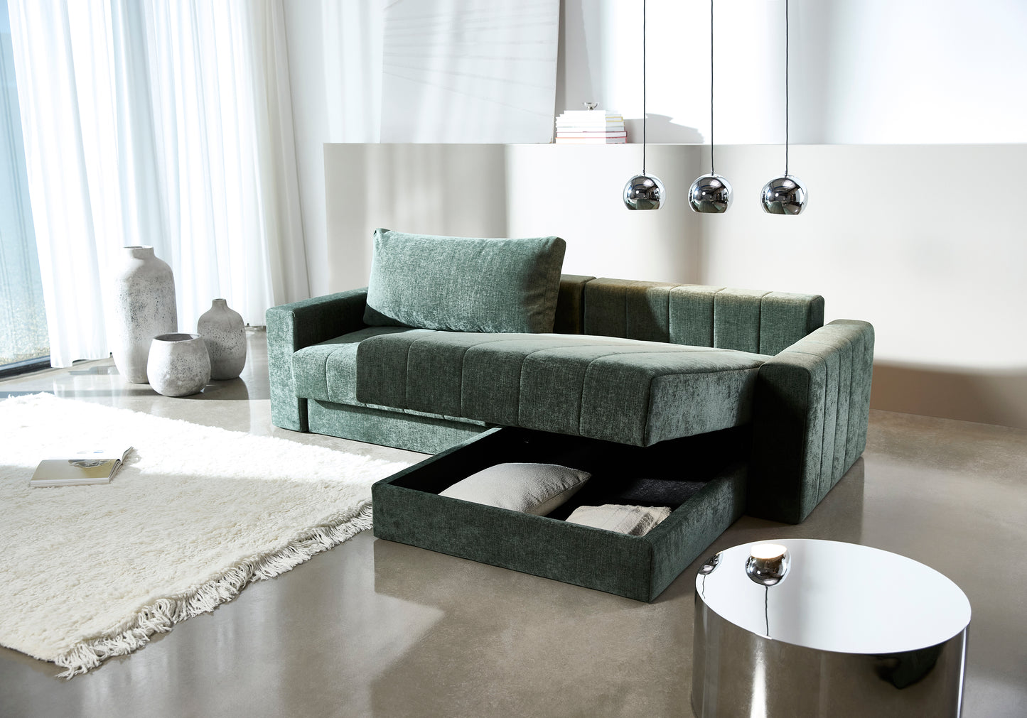 Akello Lounger with Arms