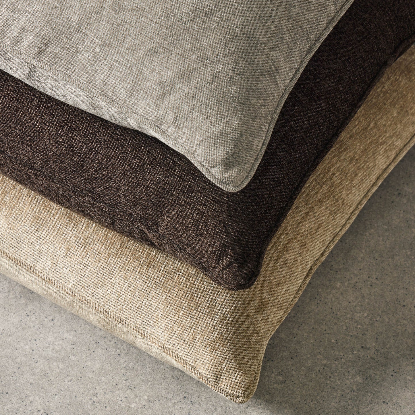 Valencia Cushion Gold
