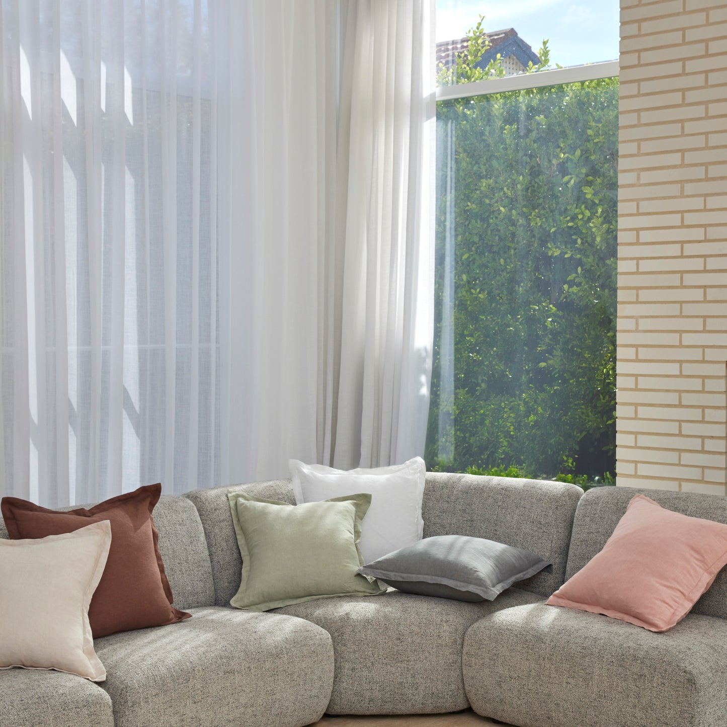 Cove Linen Cushion Chocolate